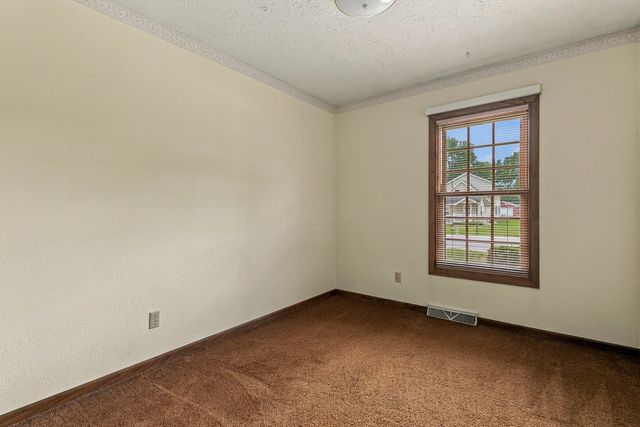 1687 35th Avenue, East Moline, IL 61244