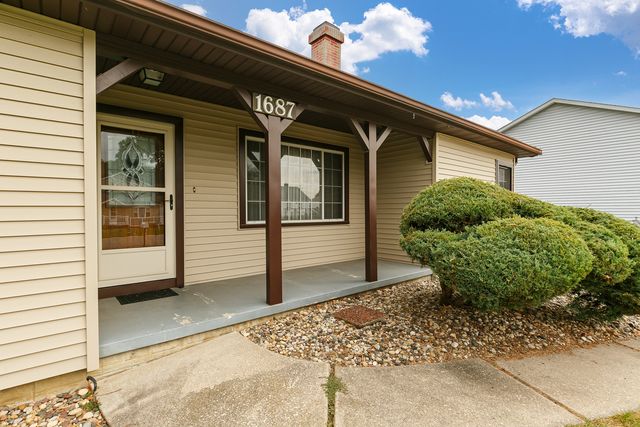 1687 35th Avenue, East Moline, IL 61244
