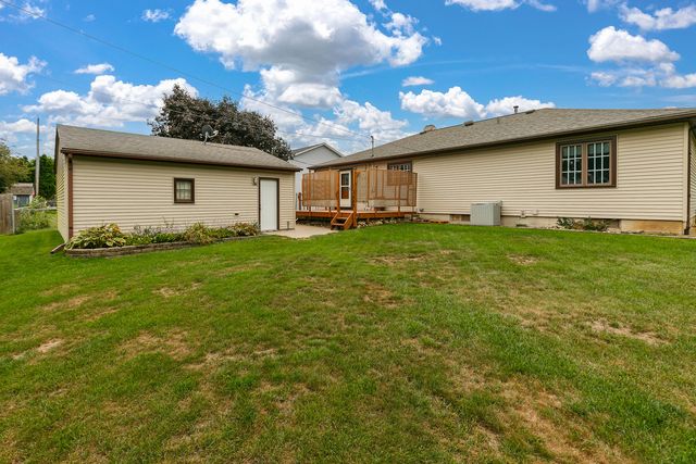 1687 35th Avenue, East Moline, IL 61244