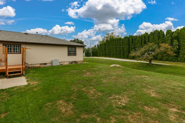 1687 35th Avenue, East Moline, IL 61244