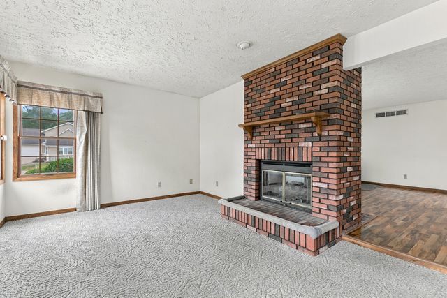 1687 35th Avenue, East Moline, IL 61244