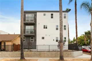 449 N Heliotrope Drive, Los Angeles, CA 90004