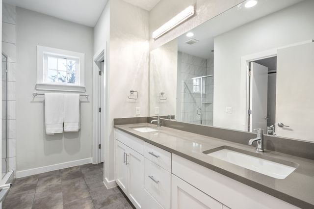 656 Bishop Heights Lane, Dallas, TX 75208