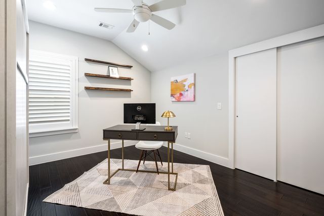 656 Bishop Heights Lane, Dallas, TX 75208