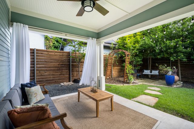 656 Bishop Heights Lane, Dallas, TX 75208