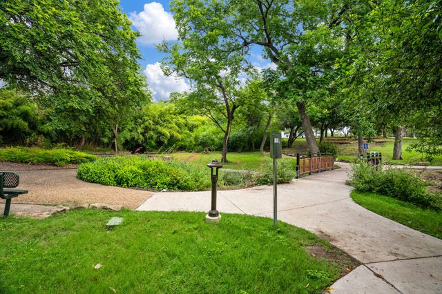 656 Bishop Heights Lane, Dallas, TX 75208