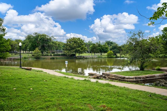 656 Bishop Heights Lane, Dallas, TX 75208