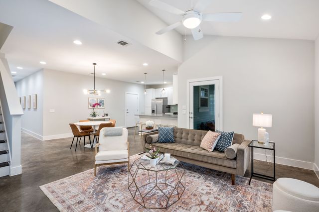 656 Bishop Heights Lane, Dallas, TX 75208