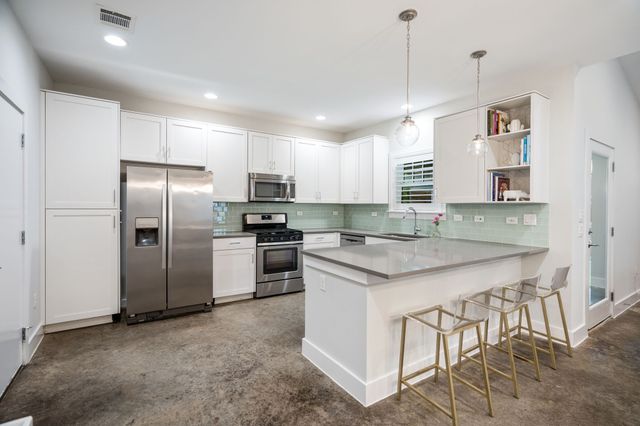 656 Bishop Heights Lane, Dallas, TX 75208