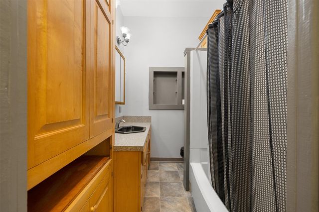 1002 N Banks Street, Caldwell, TX 77836