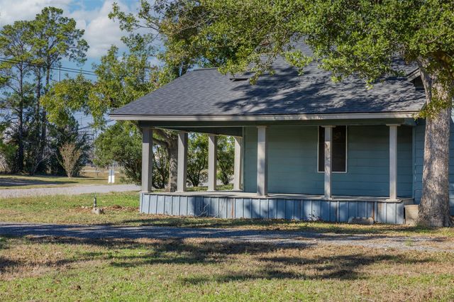1002 N Banks Street, Caldwell, TX 77836