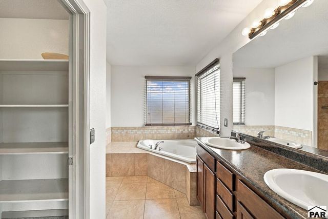 2308 Crestwood Ln, Pueblo, CO 81008