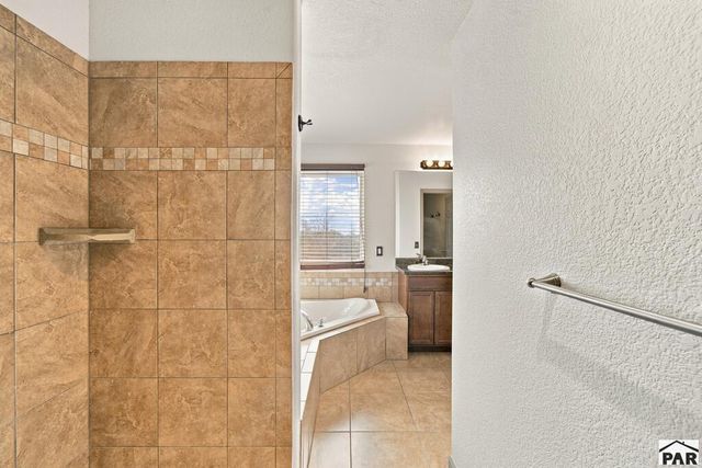 2308 Crestwood Ln, Pueblo, CO 81008