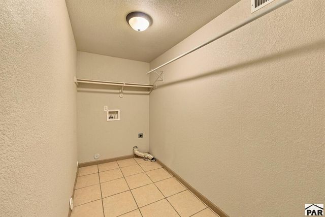2308 Crestwood Ln, Pueblo, CO 81008