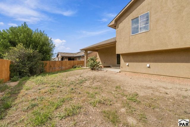 2308 Crestwood Ln, Pueblo, CO 81008