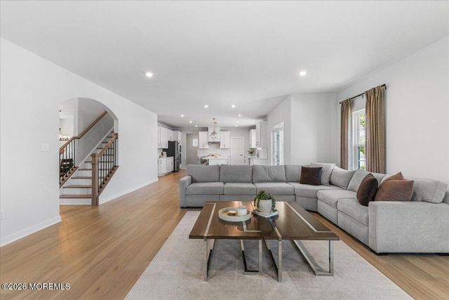 3 Annapolis Street, Farmingdale, NJ 07727