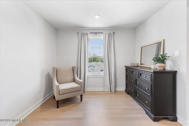 3 Annapolis Street, Farmingdale, NJ 07727