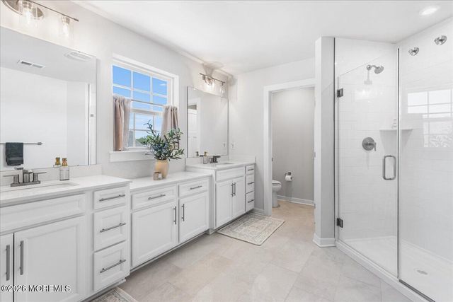 3 Annapolis Street, Farmingdale, NJ 07727