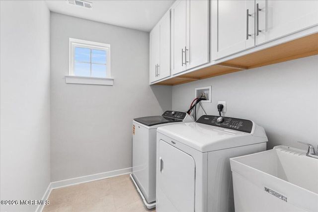 3 Annapolis Street, Farmingdale, NJ 07727
