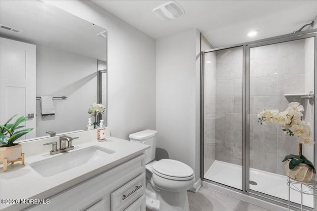 3 Annapolis Street, Farmingdale, NJ 07727