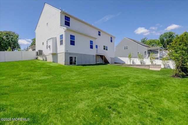 3 Annapolis Street, Farmingdale, NJ 07727