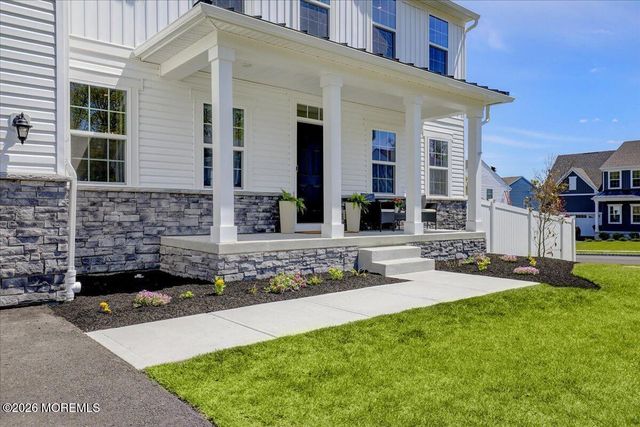 3 Annapolis Street, Farmingdale, NJ 07727