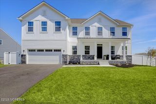3 Annapolis Street, Farmingdale, NJ 07727