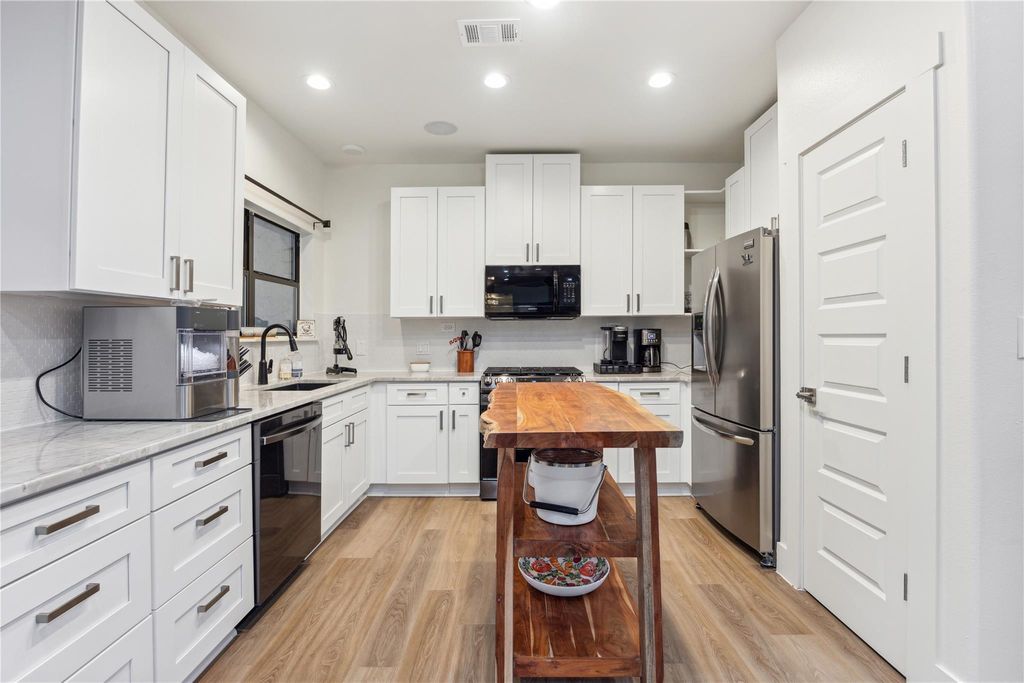 3404 American Dr. DR 1099, Lago Vista, TX 78645