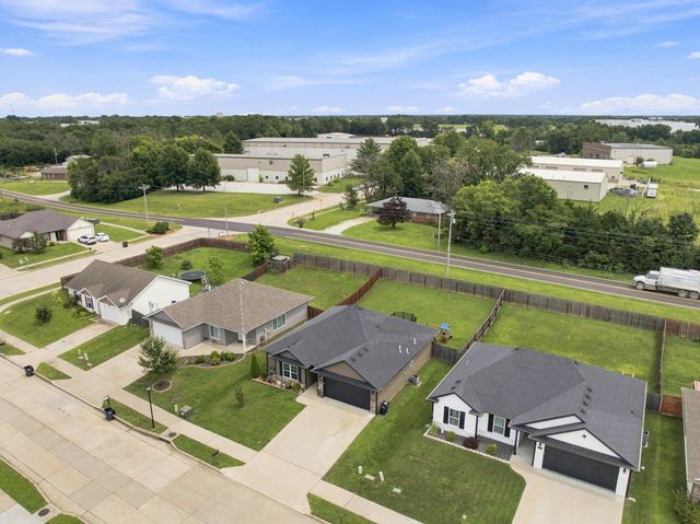 3514 NAPOLI DR, Columbia, MO 65202