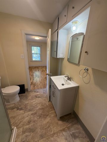 206 SW Kendall AVE, Topeka, KS 66606