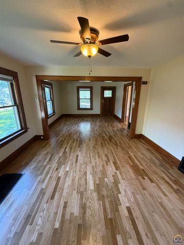 206 SW Kendall AVE, Topeka, KS 66606