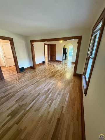 206 SW Kendall AVE, Topeka, KS 66606