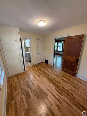 206 SW Kendall AVE, Topeka, KS 66606