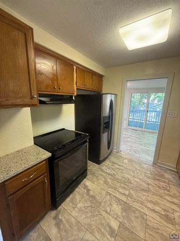 206 SW Kendall AVE, Topeka, KS 66606