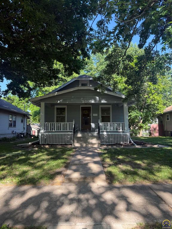 206 SW Kendall AVE, Topeka, KS 66606