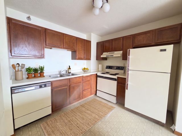 66 9th Street E 1605, Saint Paul, MN 55101