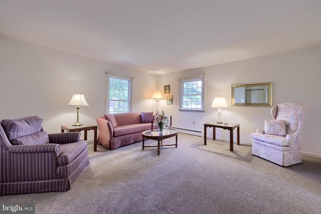 1821 SANTA BARBARA DR, Lancaster, PA 17601