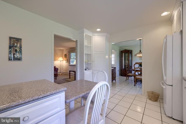 1821 SANTA BARBARA DR, Lancaster, PA 17601