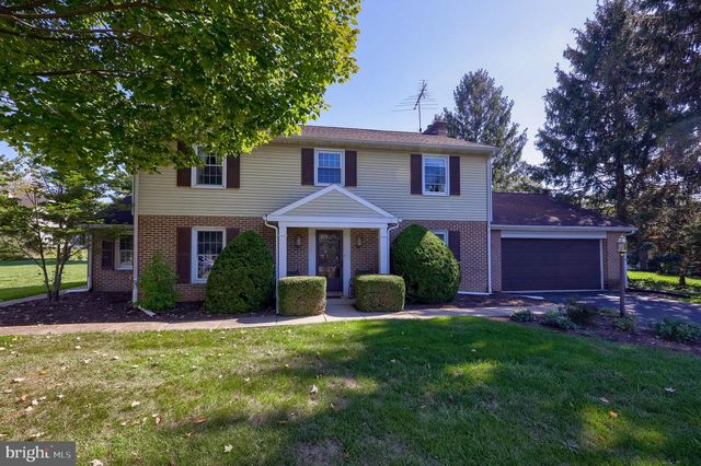 1821 SANTA BARBARA DR, Lancaster, PA 17601