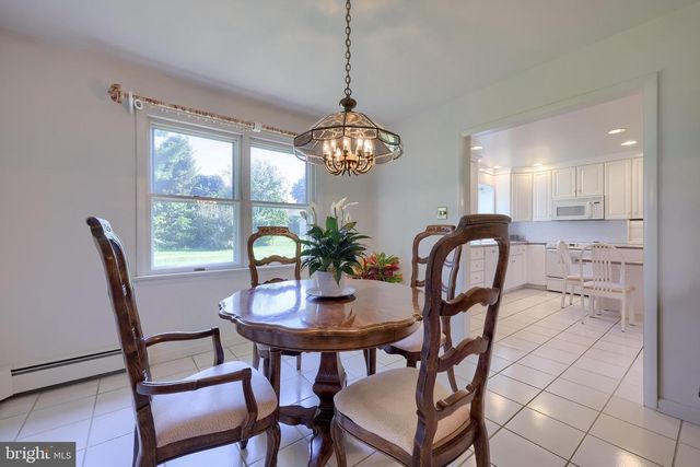 1821 SANTA BARBARA DR, Lancaster, PA 17601