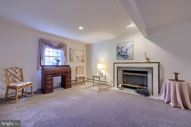 1821 SANTA BARBARA DR, Lancaster, PA 17601