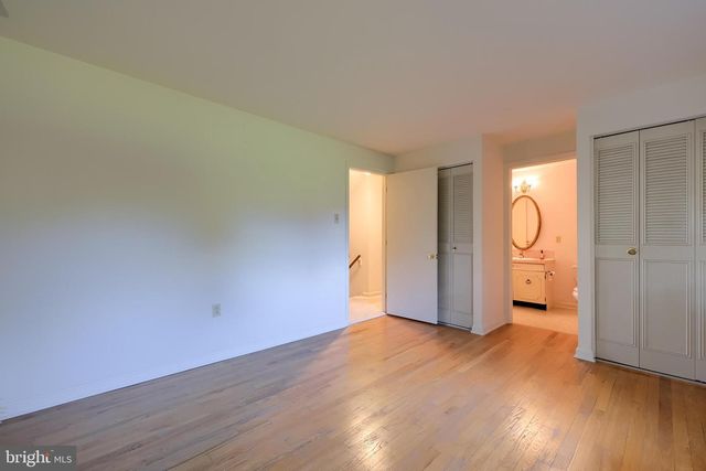 1821 SANTA BARBARA DR, Lancaster, PA 17601