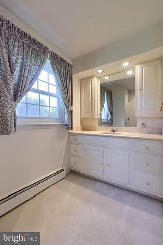 1821 SANTA BARBARA DR, Lancaster, PA 17601