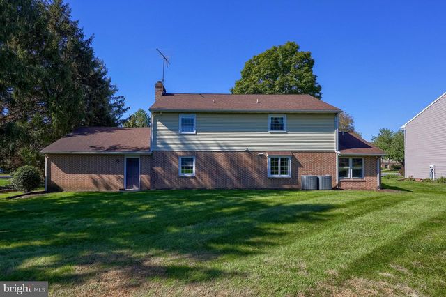 1821 SANTA BARBARA DR, Lancaster, PA 17601