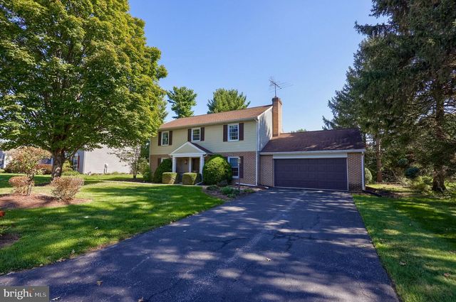 1821 SANTA BARBARA DR, Lancaster, PA 17601