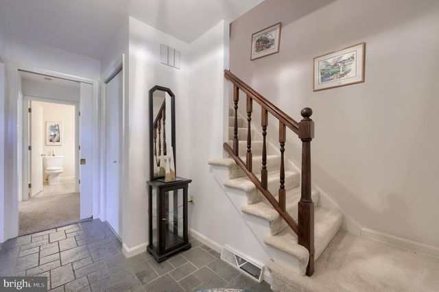 1821 SANTA BARBARA DR, Lancaster, PA 17601