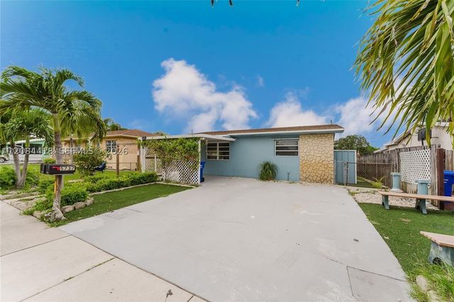 5737 Grant St 2, Hollywood, FL 33021