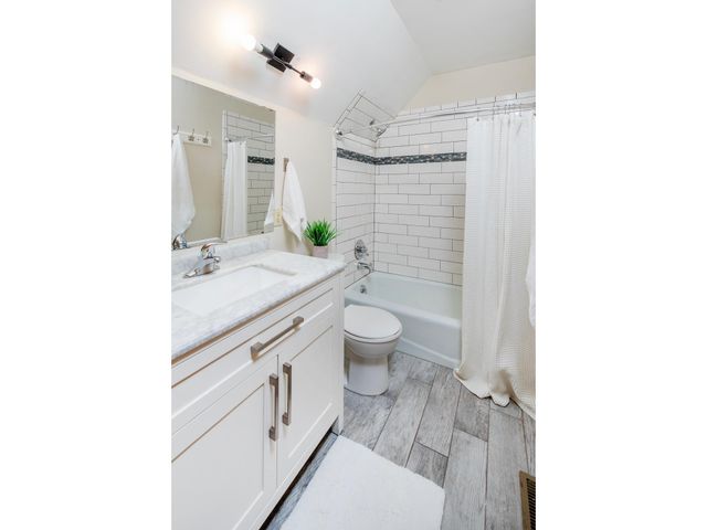 598 Clifford Street, Saint Paul, MN 55104