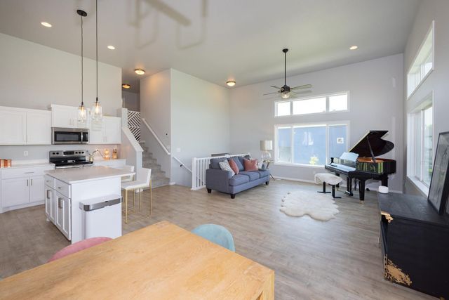 1150 Albert Court W, West Fargo, ND 58078