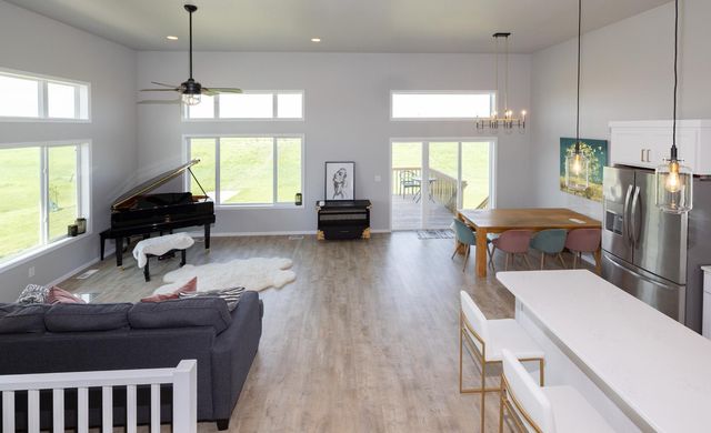 1150 Albert Court W, West Fargo, ND 58078